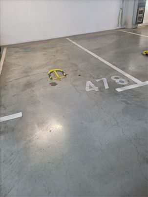 Voždove kapije, garažno mesto