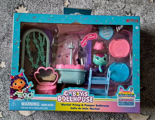 Gabi Macarena kupatilo, novo