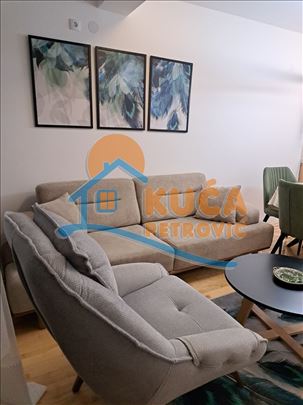 Izdaje se nov jednoiposoban stan na Panteleju, 45m