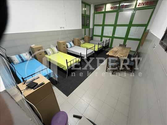 Izdaje se smeštaj za radnike, 50m2 može se izdati 