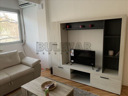 Izdaje se stan kod Medicinskog fakulteta!