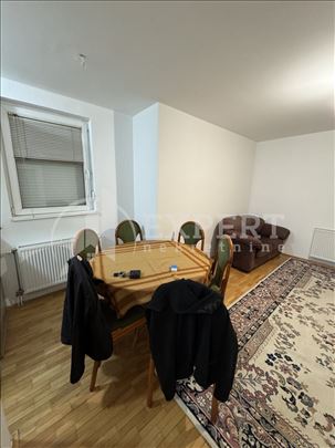 Izdaje se stan na Ledenoj steni!