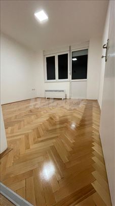 Izdajem stan 56kv, centar