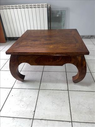 Klub Sto Od Punog Drveta 