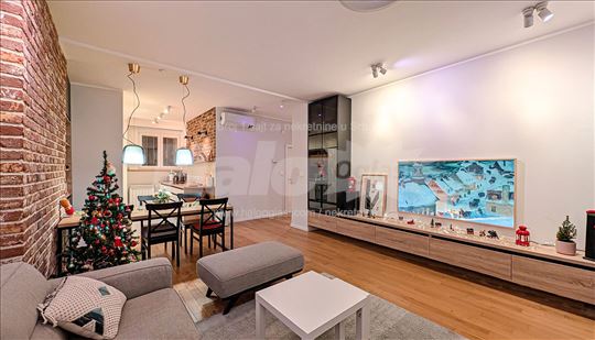 Kompletno renoviran stan – pešačka zona, Uskočka