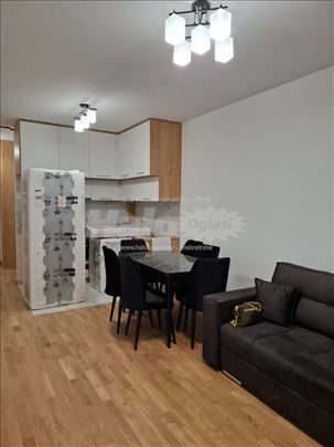 Prodaje se jednoiposoban stan u centru S. Pazove