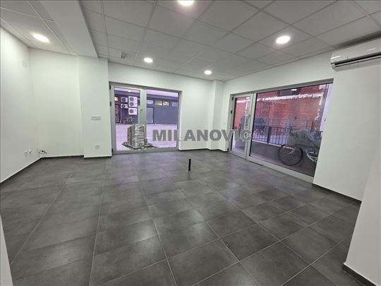 Stambeno-poslovni prostor u centru grada