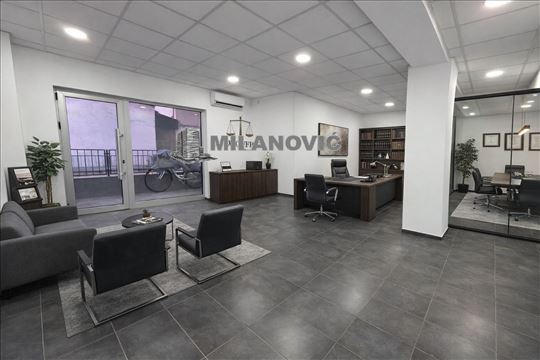 Stambeno-poslovni prostor u centru grada