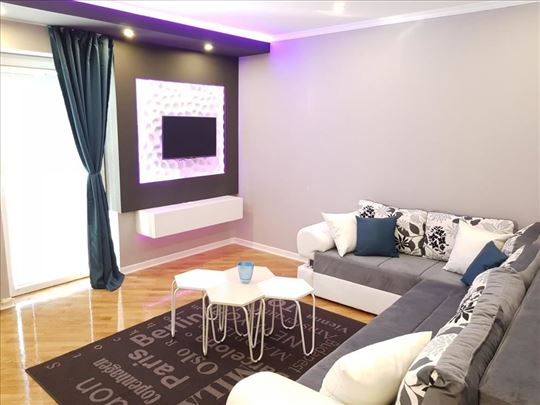 Trosoban lux kod Bajlonijeve pijace ID#18811