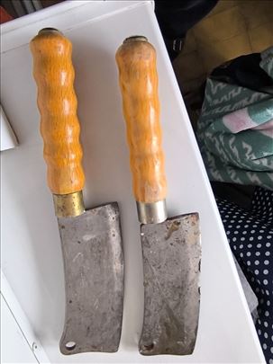 2 satare, svaka 300 din