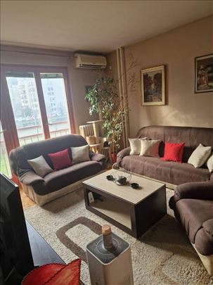 Blok 61 Trosoban stan 76m2