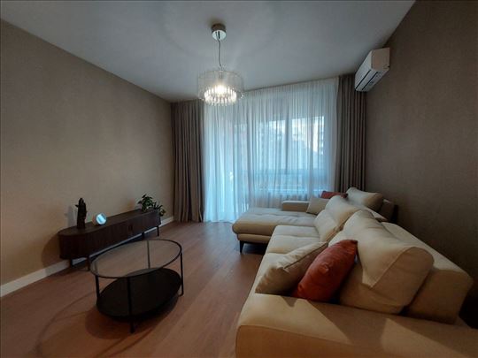 BW ,luks stan, 2.0, garazno mesto 