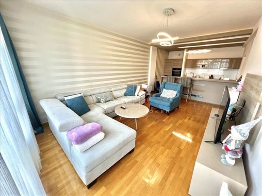 Čuburski park, namešten, svetao stan, odmah uselji