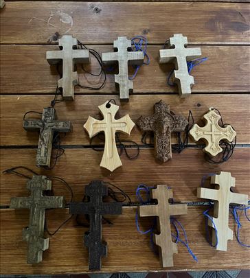 Drveni Krst za kola ili molitvu