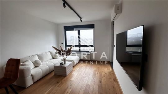 Lux, Belgrade Center,Pionir Palace, Garage ID#1603