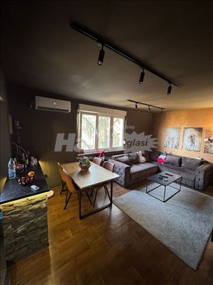 Namesten trosoban stan 67m2  - Karaburma