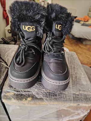 Nove UGG čizme za zimu 36