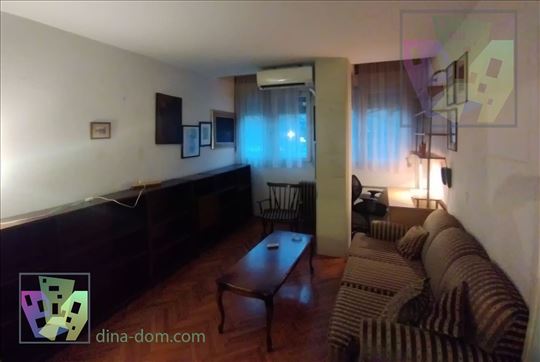 Odličan jednoiposoban stan kod opštine N. Beograd