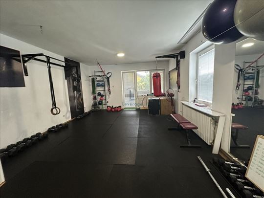 Poslovni prostor, Zemun, 130 m2