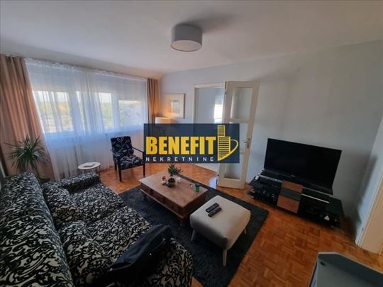 Prelep 2.0 stan u mirnom delu grada