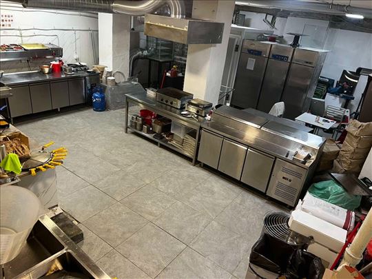 Prodaja uhodanog fast food biznisa – centar BG