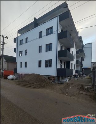 Stan,novogradnja,Novi Banovci,autoput blizu,034-26