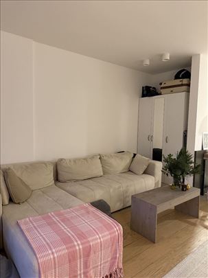 Stan sa garažom u K-districtu