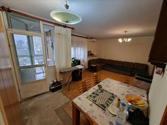 Trosoban stan na Limanu 3!