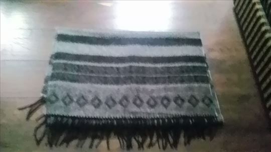 Veliki šal sa resama samo 50 dinara, mekan, topao