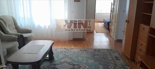 Vračar, Hram Svetog Save ,2,0, 70m2(l),cg,namešten