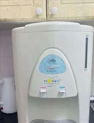 Aparat za prečišćavanje i hlađenje vode 