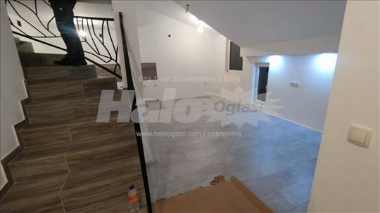 Borča, četvorosoban stan, dupleks