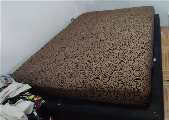 Bracni krevet sa dormeo prostirkom