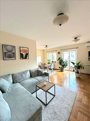 Đeram, trosoban sa garažom u ceni