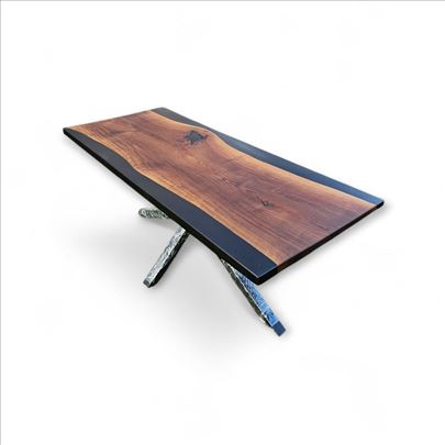 Epoxy trpezarijski sto iz komada