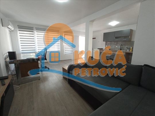 Izdaje se jednosoban stan u Duvaništu!