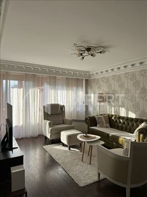 Izdaje se stan kod Saborne crkve!