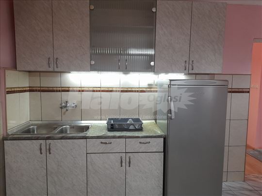 Izdajem namešten stan