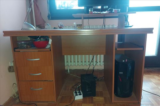 Kompjuterski/radni sto