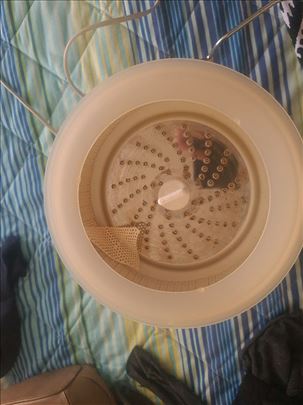 Korišćen el sokovnik marke Braun