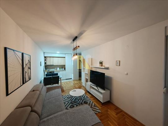 Lepo namešten stan na Salajci - sa parking mestom