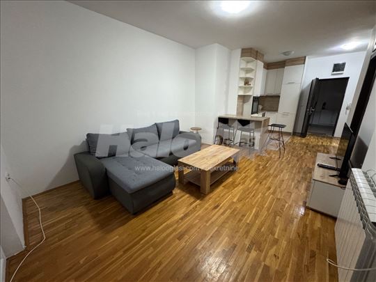 Namesten dvosoban stan