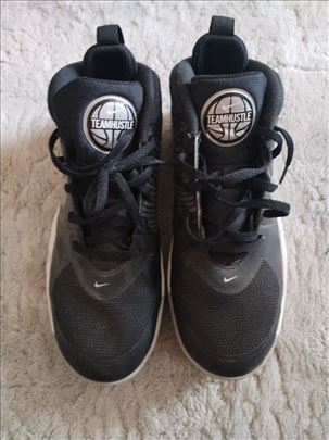 Original kosarkaske patike za decake br.37,5