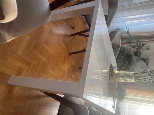 Prodajem trpezarisjki sto