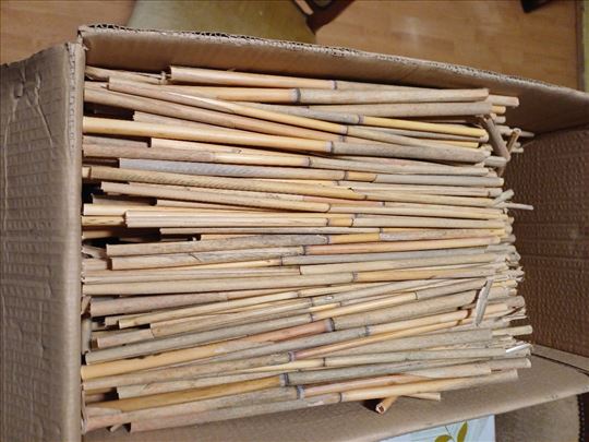 Trska za stanista solitarnih pcela i kokoni