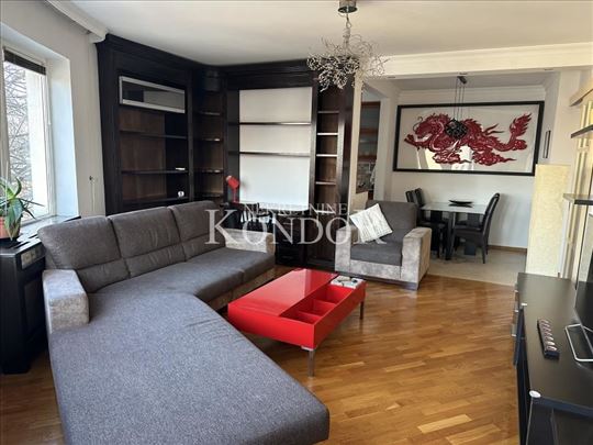 Ugao Bul.K.Aleksandra i Tršćanske, odličan namešte