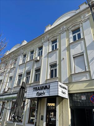 Vukov spomenik, 3,0 86m2, II sprat, salonac