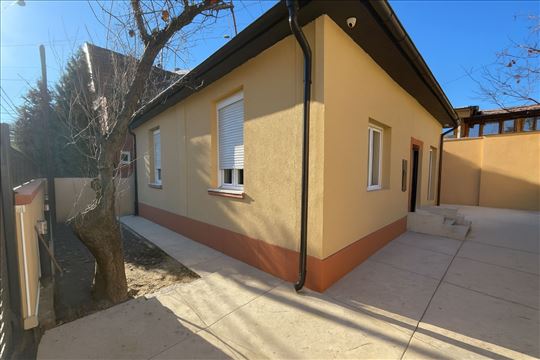 80m2 - Cvetkova pijaca, Zvezdara, Beograd