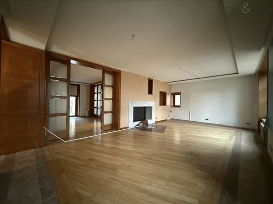 Dedinje – 665 m² na 7 ari placa, rezdiencija/poslo