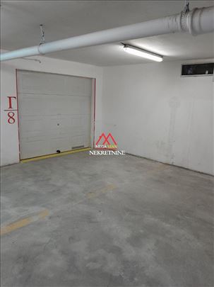 Garaža - 18m2 - Centar